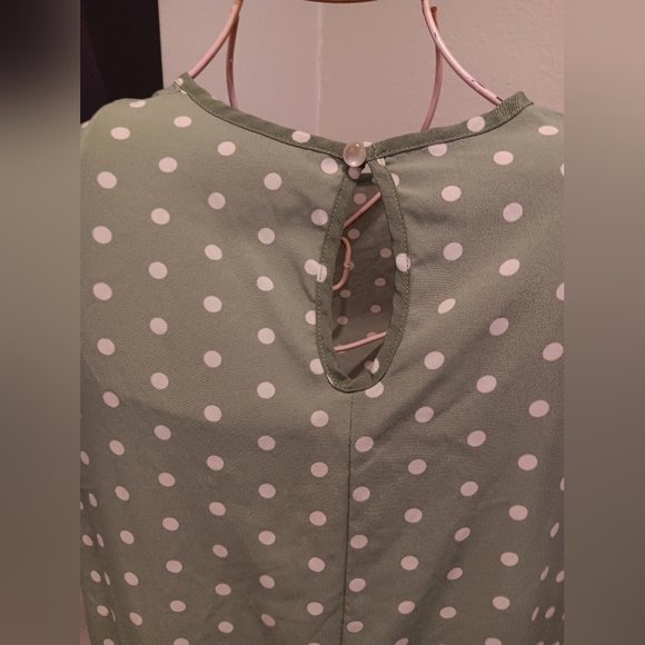 Polka Dot Sleeveless Green Dress - Picture 2 of 6